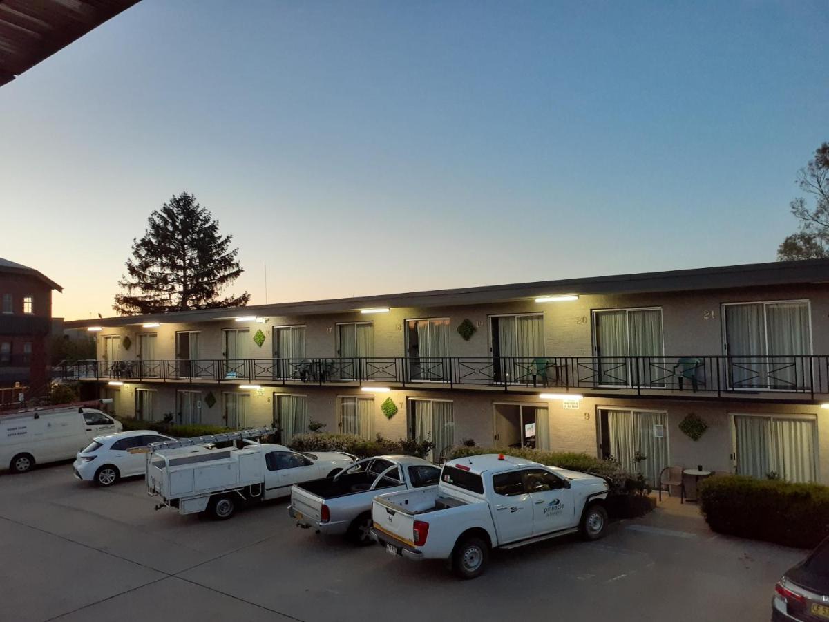 Crest Motor Inn Queanbeyan Exterior foto