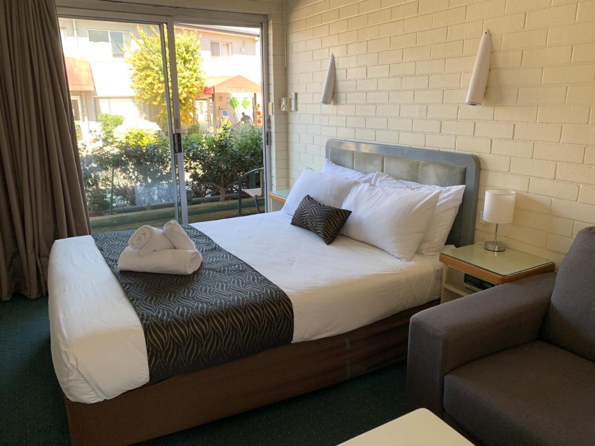 Crest Motor Inn Queanbeyan Exterior foto